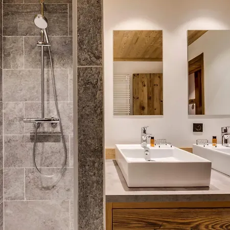Apartment Aux Pieds, 4 Personnes, - Fr-1-862-49 Val-dʼIsère